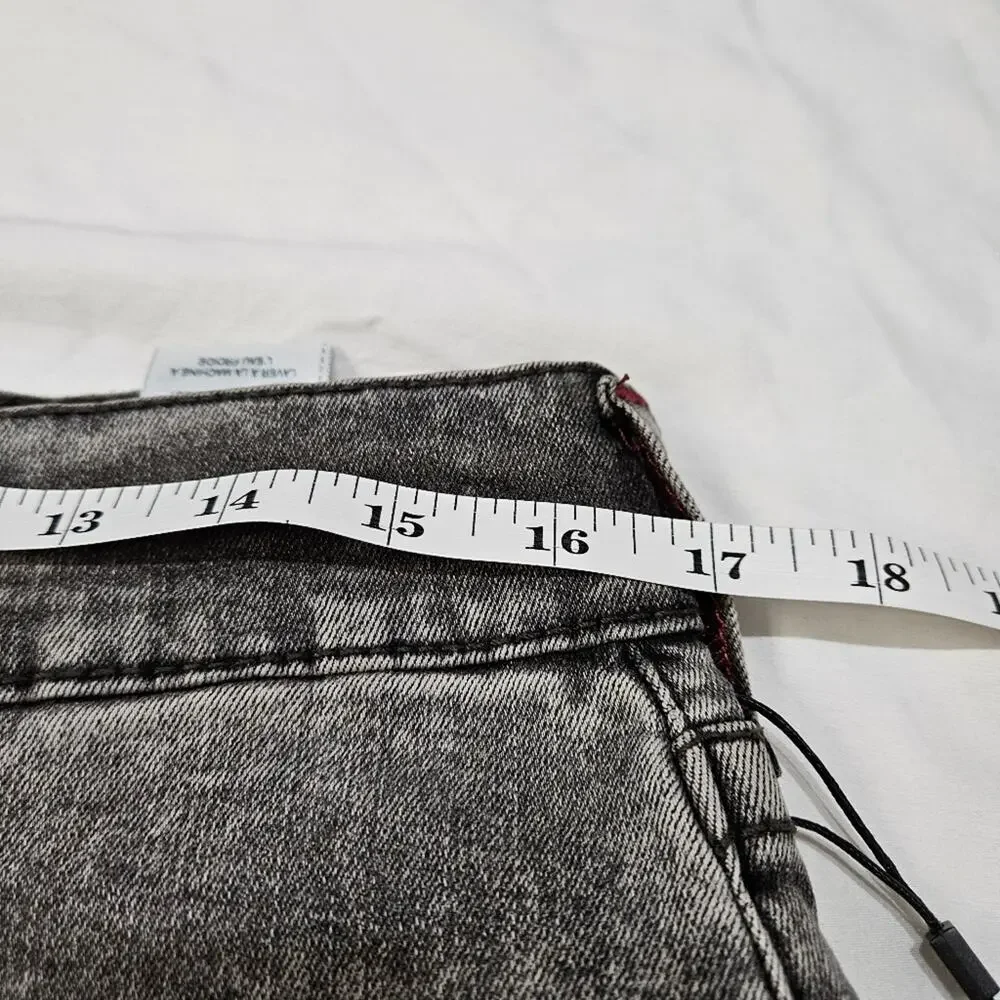 True Religion Jeans Bounty Grey Wash Ricky Relaxed Straight Size 31